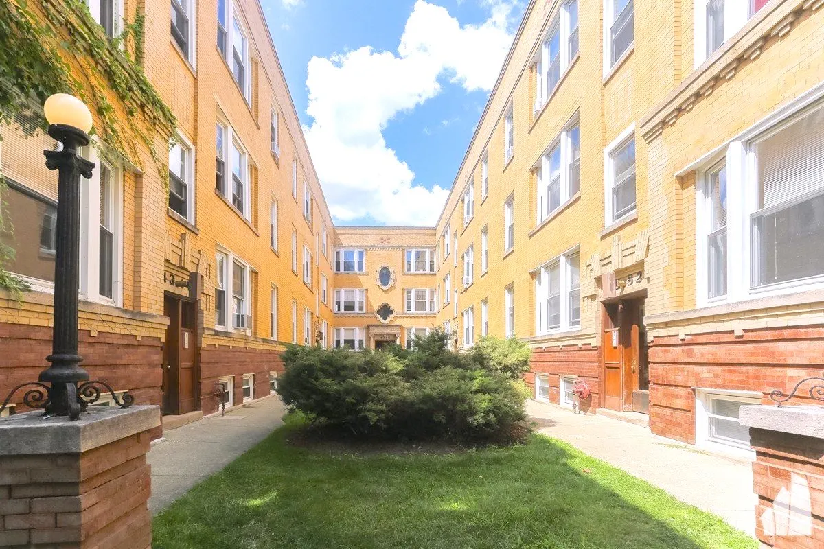 434456 N Winchester Apartments for Rent Chicago Domu